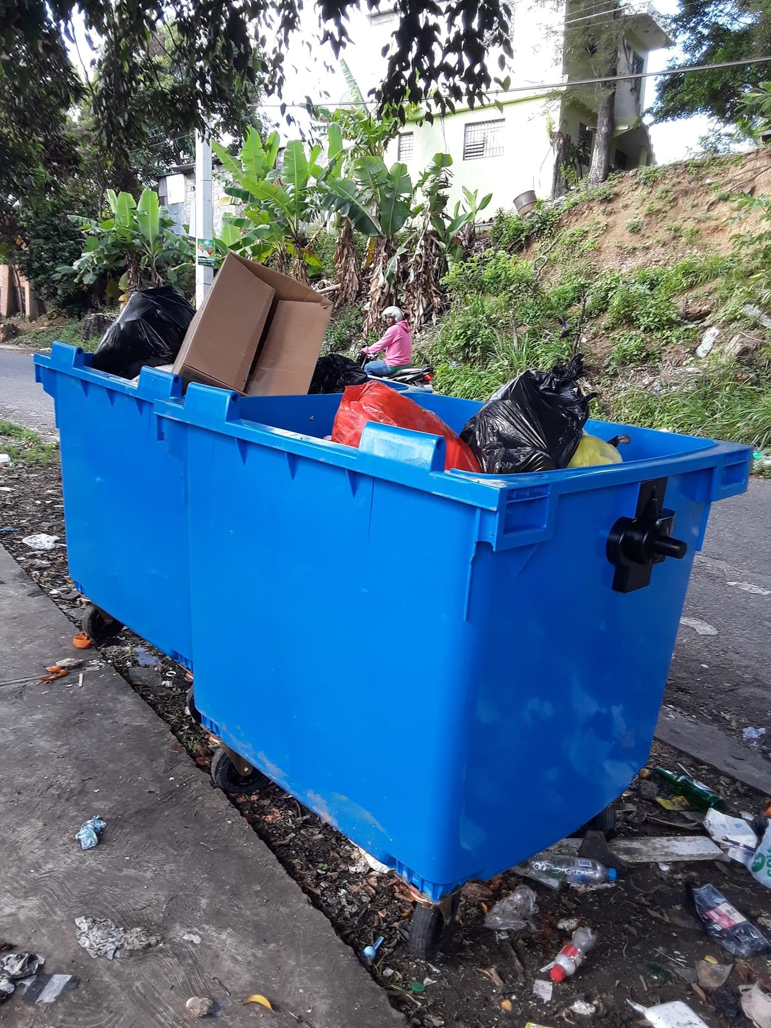 Ayuntamiento coloca contenedores de basura en lugares estratégicos del municipio
